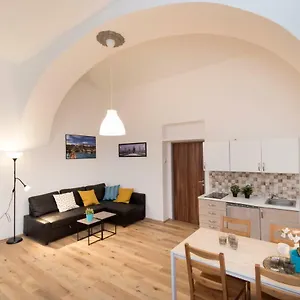 Aaa Krakovská Appartamento Praga